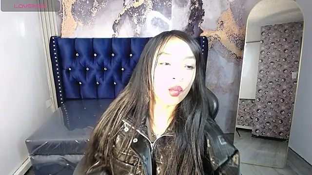 Snapshot of Adarasuri_v chatting on May 31, 2026, 3:12 am Adarasuri v online show from May 31, 2026, 3:12 am