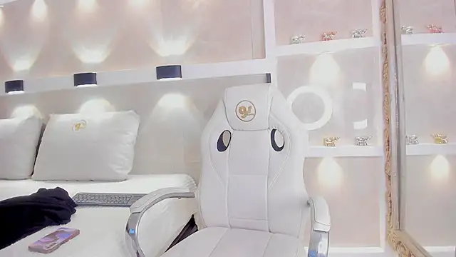 Snapshot of juliana_smithh chatting on June 11, 2026, 3:03 am juliana smithh online show from June 11, 2026, 3:03 am