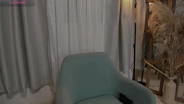 Snapshot of alicia_kiss_ chatting on July 12, 2026, 12:17 pm alicia kiss online show from July 12, 2026, 12:17 pm