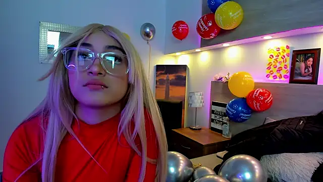 Snapshot of Nina-Mars chatting on June 24, 2026, 8:39 pm Nina-Mars online show from June 24, 2026, 8:39 pm