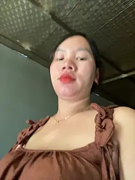 Snapshot of Suki-love chatting on June 12, 2026, 8:23 am Suki-love online show from June 12, 2026, 8:23 am