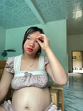 Snapshot of Suki-love chatting on June 8, 2026, 3:18 am Suki-love online show from June 8, 2026, 3:18 am