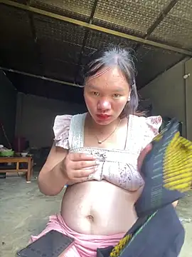 Snapshot of Suki-love chatting on June 18, 2026, 9:14 am Suki-love online show from June 18, 2026, 9:14 am
