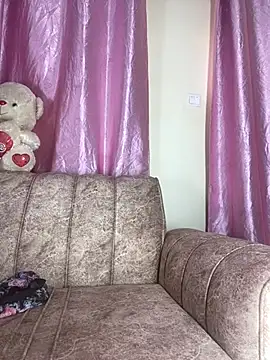 Snapshot of Sweet_Linah1 chatting on May 21, 2026, 12:02 pm Sweet Linah1 online show from May 21, 2026, 12:02 pm