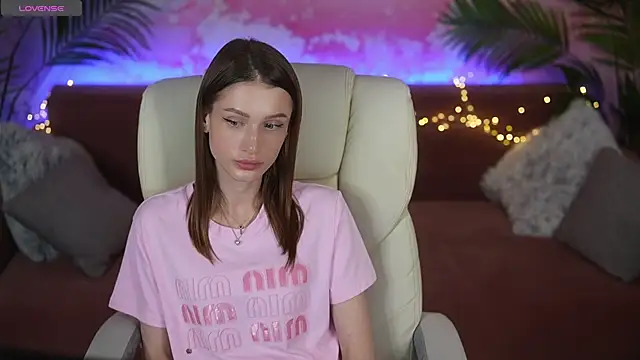 Snapshot of SophiaDream_ chatting on May 20, 2026, 1:30 pm SophiaDream online show from May 20, 2026, 1:30 pm