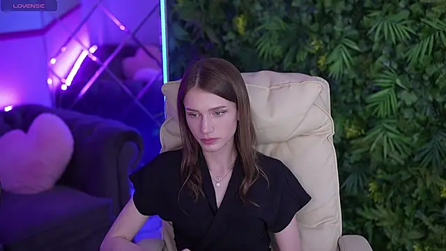 Snapshot of SophiaDream_ chatting on May 21, 2026, 5:38 am SophiaDream online show from May 21, 2026, 5:38 am