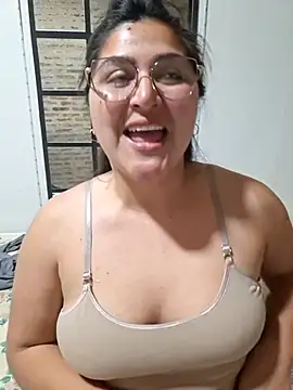 Snapshot of morena95_ chatting on July 1, 2026, 5:57 pm morena95 online show from July 1, 2026, 5:57 pm