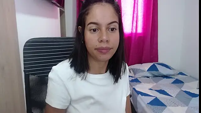 Valeria Santos  online show from June 24, 2026, 1:43 pm