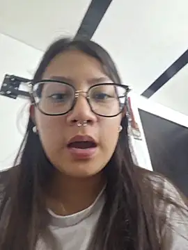 Snapshot of Isax_red chatting on May 31, 2026, 3:45 am Isax red online show from May 31, 2026, 3:45 am