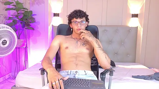 Snapshot of Joseph_spider chatting on May 21, 2026, 1:30 pm Joseph spider online show from May 21, 2026, 1:30 pm