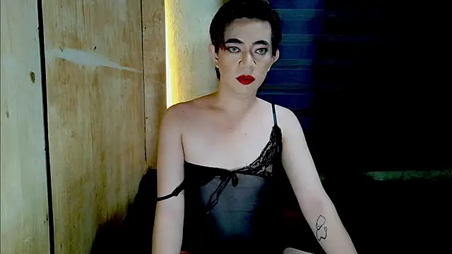 Snapshot of Pretty_Bug chatting on May 28, 2026, 12:44 pm Pretty Bug online show from May 28, 2026, 12:44 pm