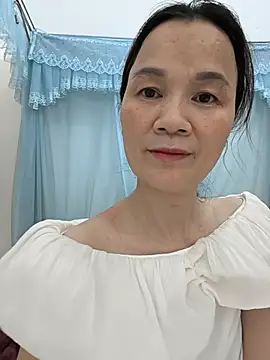 Snapshot of Lye_lovely chatting on June 15, 2026, 12:49 pm Lye lovely online show from June 15, 2026, 12:49 pm