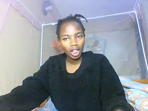 Snapshot of aliana082169 chatting on June 25, 2026, 8:52 am aliana082169 online show from June 25, 2026, 8:52 am
