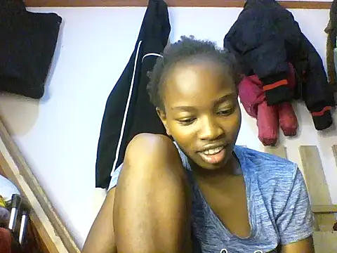 Snapshot of aliana082169 chatting on June 10, 2026, 9:10 am aliana082169 online show from June 10, 2026, 9:10 am
