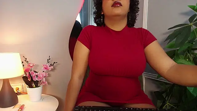 Snapshot of Kristal_donne chatting on June 6, 2026, 12:10 pm Kristal donne online show from June 6, 2026, 12:10 pm