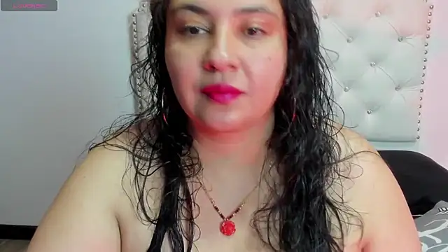 Snapshot of JadeBellee chatting on May 27, 2026, 12:45 pm JadeBellee online show from May 27, 2026, 12:45 pm