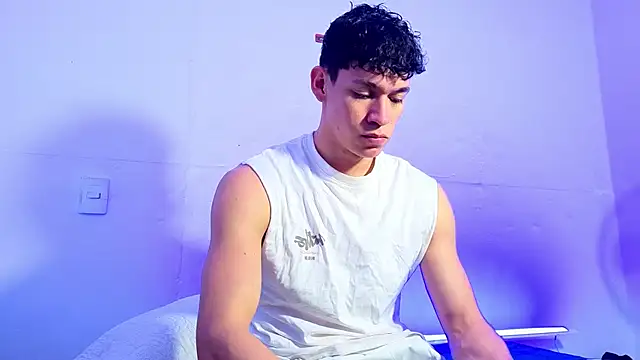 Snapshot of Luke_Muscle chatting on May 24, 2026, 2:06 pm Luke Muscle online show from May 24, 2026, 2:06 pm