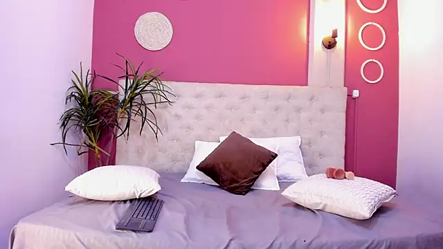 Snapshot of Gaby_Rouge chatting on June 1, 2026, 7:57 pm Gaby Rouge online show from June 1, 2026, 7:57 pm