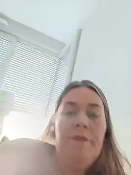 Snapshot of chattedebretagne chatting on July 5, 2026, 5:42 pm chattedebretagne online show from July 5, 2026, 5:42 pm