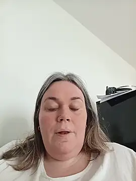 Snapshot of chattedebretagne chatting on June 6, 2026, 5:40 pm chattedebretagne online show from June 6, 2026, 5:40 pm