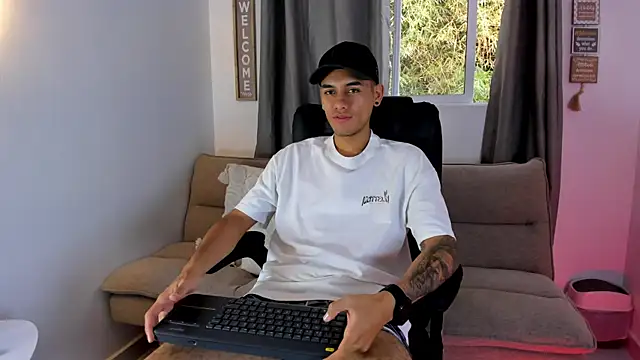 Snapshot of NickCopeer_ chatting on July 17, 2026, 1:08 pm NickCopeer online show from July 17, 2026, 1:08 pm