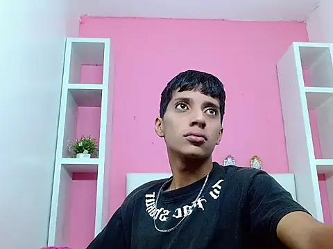 jl brayan12 online show from May 24, 2026, 7:47 pm