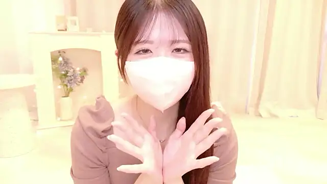 Yuinyaaa online show from June 17, 2026, 7:30 am