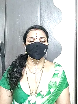 Snapshot of Leela_555 chatting on May 29, 2026, 2:12 pm Leela 555 online show from May 29, 2026, 2:12 pm