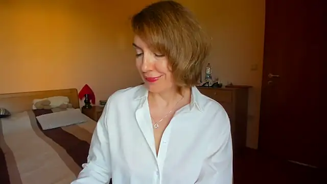 Snapshot of SummerLiza chatting on June 17, 2026, 2:38 pm SummerLiza online show from June 17, 2026, 2:38 pm