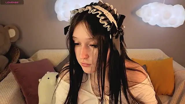 Snapshot of Emma-Blissa chatting on June 25, 2026, 1:36 am Emma-Blissa online show from June 25, 2026, 1:36 am