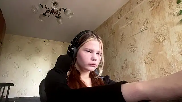 Snapshot of SusanaLeichty chatting on June 4, 2026, 7:02 am SusanaLeichty online show from June 4, 2026, 7:02 am