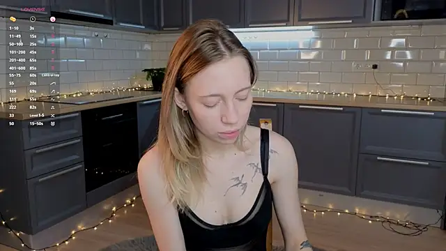 Snapshot of BlondeKelly chatting on June 6, 2026, 4:12 pm BlondeKelly online show from June 6, 2026, 4:12 pm