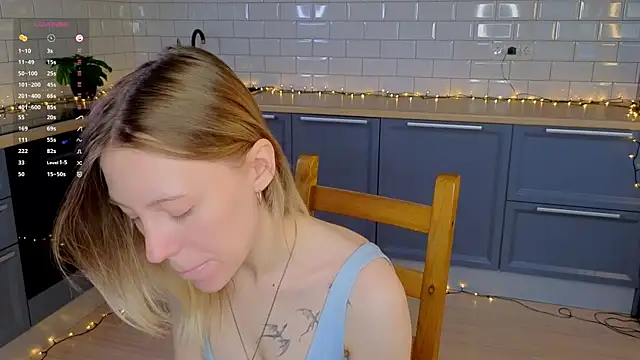 BlondeKelly online show from May 23, 2026, 3:33 pm