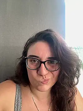 Snapshot of CurvyyMomy chatting on July 24, 2026, 4:14 pm CurvyyMomy online show from July 24, 2026, 4:14 pm