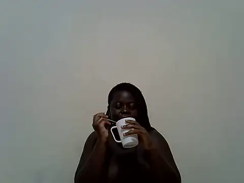 Snapshot of berrynova chatting on June 19, 2026, 11:20 pm berrynova online show from June 19, 2026, 11:20 pm