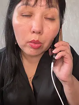 Snapshot of Love__beby chatting on June 15, 2026, 2:39 pm Love beby online show from June 15, 2026, 2:39 pm