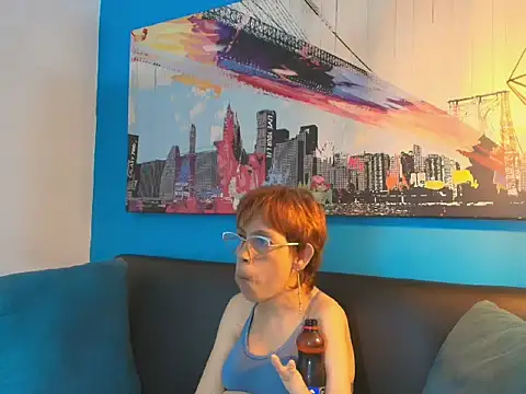 Snapshot of Madame_mature1 chatting on June 5, 2026, 8:03 pm Madame mature1 online show from June 5, 2026, 8:03 pm