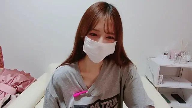 Snapshot of aoi_lol chatting on June 9, 2026, 6:47 am aoi lol online show from June 9, 2026, 6:47 am