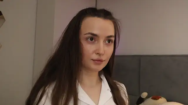 ChloeMeoow online show from June 19, 2026, 8:36 pm