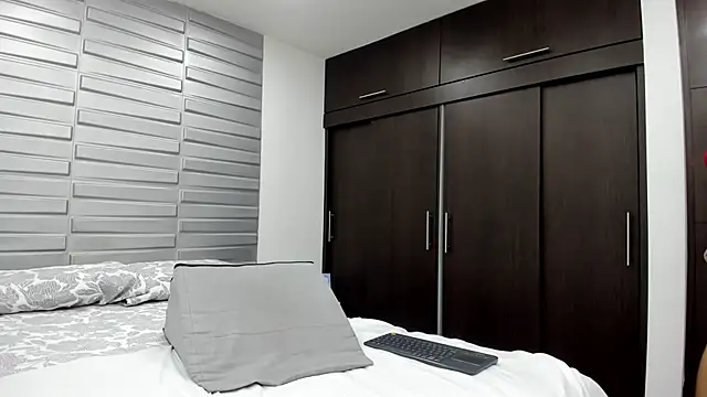 XimenaRose online show from July 13, 2026, 12:54 am