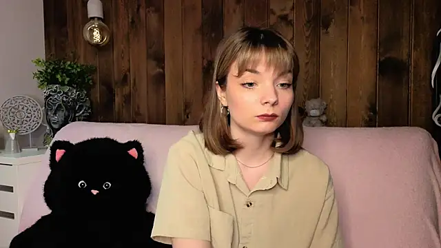 Snapshot of IvoryPesante chatting on June 5, 2026, 7:30 pm IvoryPesante online show from June 5, 2026, 7:30 pm