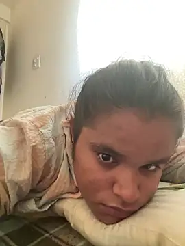Snapshot of varsha_00 chatting on June 2, 2026, 6:24 am varsha 00 online show from June 2, 2026, 6:24 am