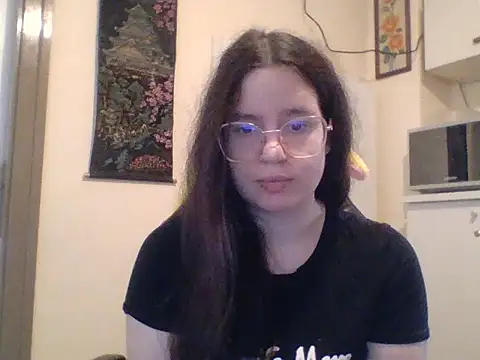 Snapshot of SzexiMacska chatting on May 27, 2026, 8:22 am SzexiMacska online show from May 27, 2026, 8:22 am