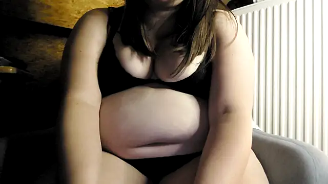 Snapshot of Lunekiss chatting on May 26, 2026, 9:46 pm Lunekiss online show from May 26, 2026, 9:46 pm
