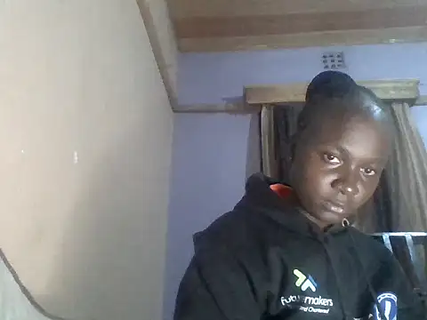 Snapshot of Ebonylouisa chatting on July 13, 2026, 4:28 pm Ebonylouisa online show from July 13, 2026, 4:28 pm