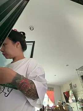 Snapshot of LINDA_HD chatting on June 2, 2026, 4:56 am LINDA HD online show from June 2, 2026, 4:56 am