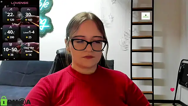 JuliNy x online show from June 30, 2026, 1:33 pm