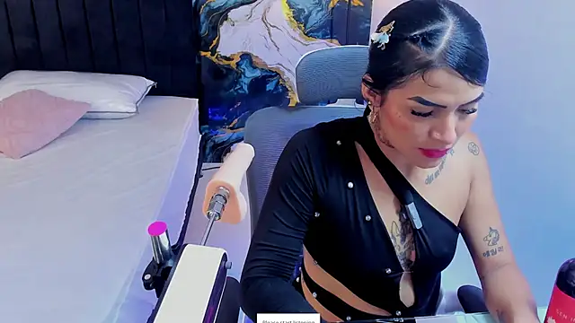Snapshot of Alanna_Wild chatting on June 17, 2026, 5:56 pm Alanna Wild online show from June 17, 2026, 5:56 pm