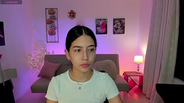 Snapshot of Dream_saray chatting on July 8, 2026, 11:49 pm Dream saray online show from July 8, 2026, 11:49 pm