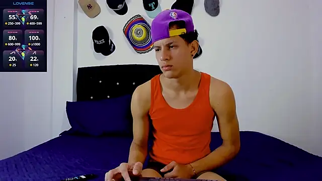 Snapshot of theo_bigcock_ chatting on July 8, 2026, 6:52 pm theo bigcock online show from July 8, 2026, 6:52 pm